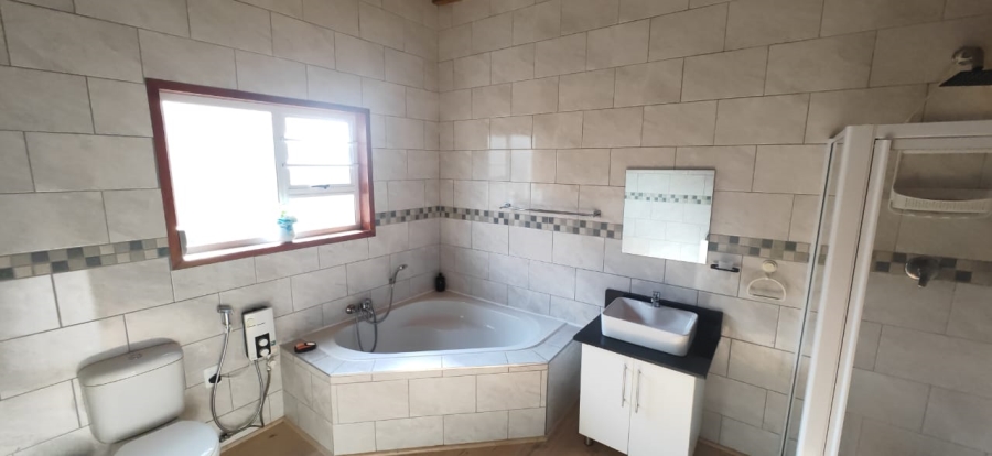 5 Bedroom Property for Sale in Seemeeu Park Western Cape